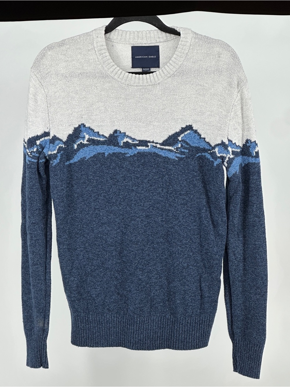 American Eagle Outfitters Men’s XS Blue Mountain-Graphic Crewneck Sweater